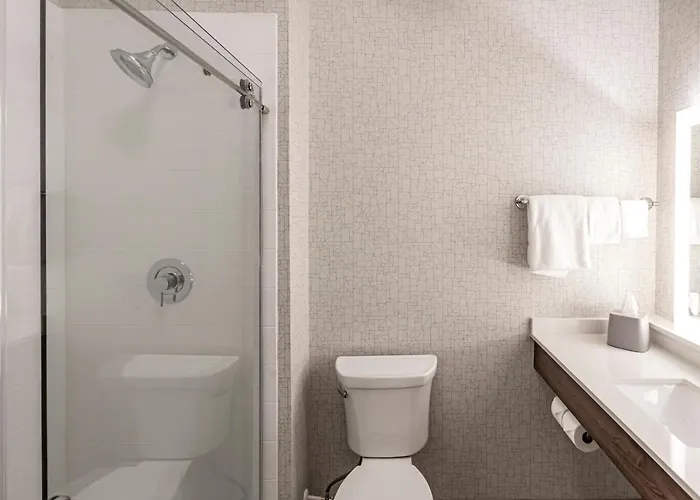 Express & - - Worthington By Ihg