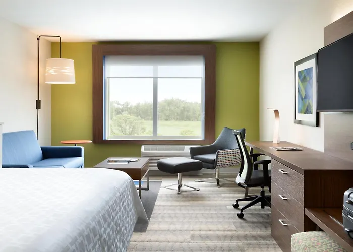 Hotel Express & - - Worthington By Ihg