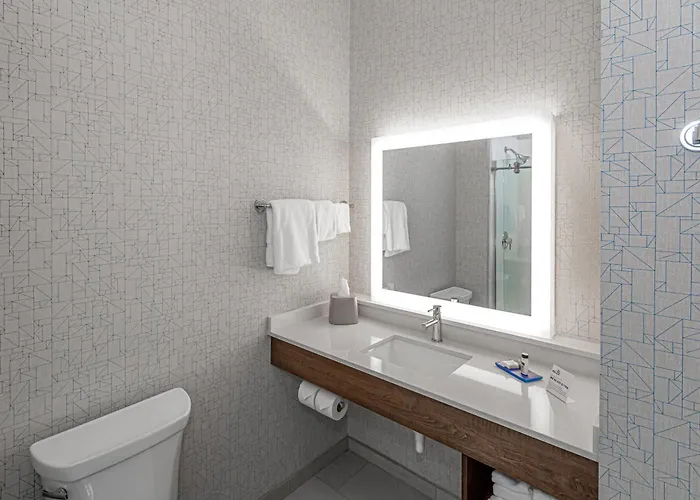 Express & - - Worthington By Ihg Hotel 3*