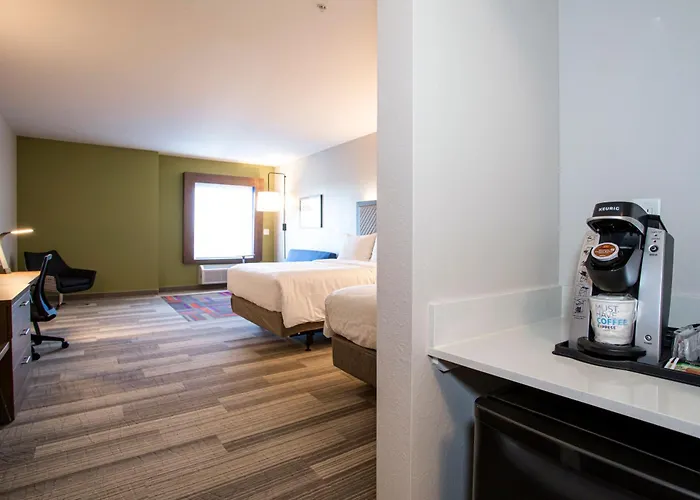 Hotel Express & - - Worthington By Ihg 3*