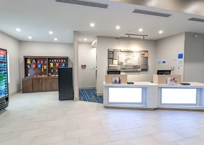 Hotel Express & - - Worthington By Ihg 3*