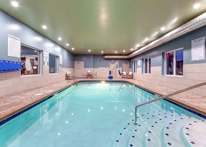 Hotel Express & - - Worthington By Ihg