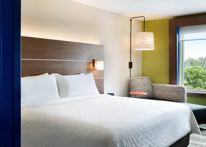 Express & - - Worthington By Ihg