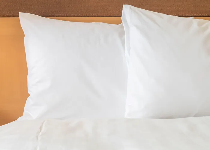 Express & - - Worthington By Ihg