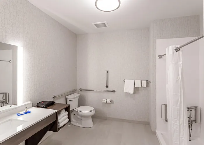 Hotel Express & - - Worthington By Ihg