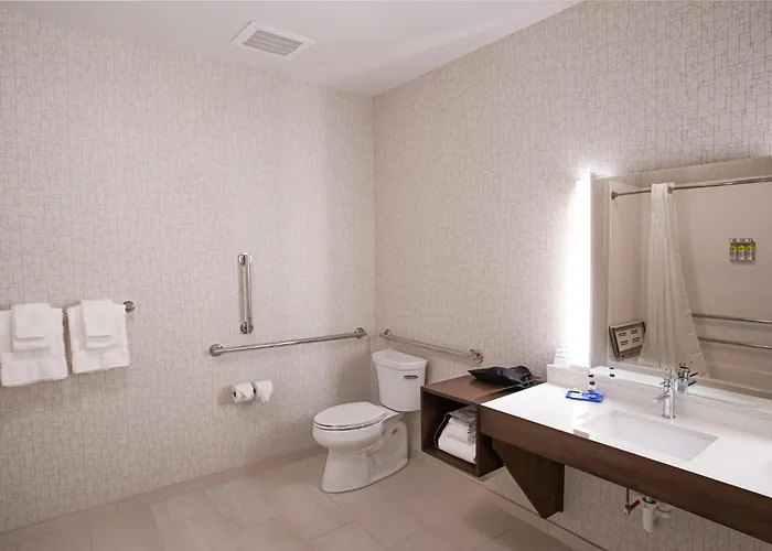 Express & - - Worthington By Ihg Hotel 3*
