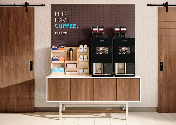 Hotel Express & - - Worthington By Ihg
