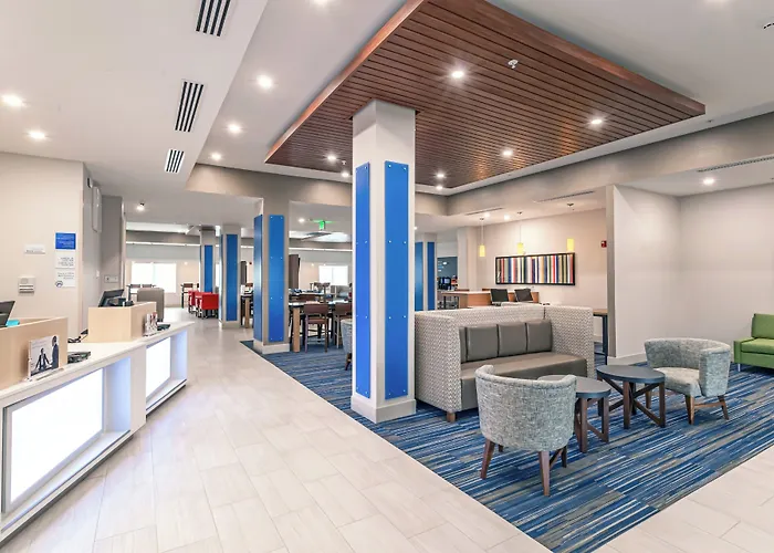 Hotel Express & - - Worthington By Ihg