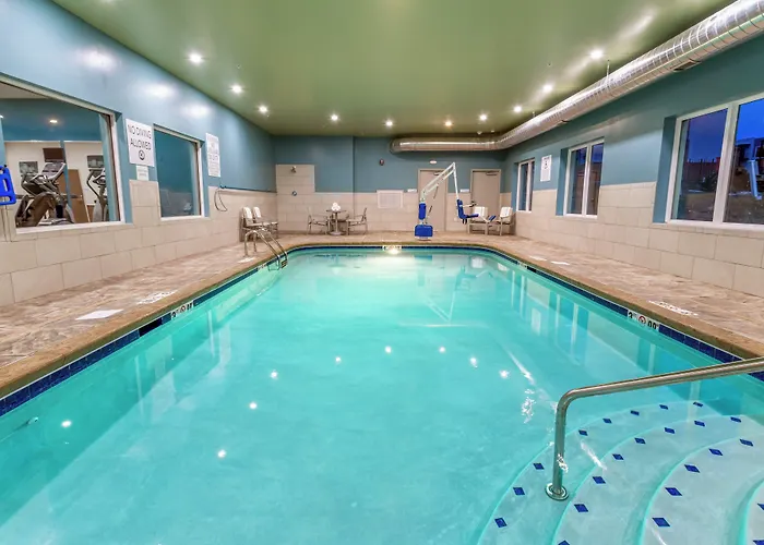 Hotel Express & - - Worthington By Ihg